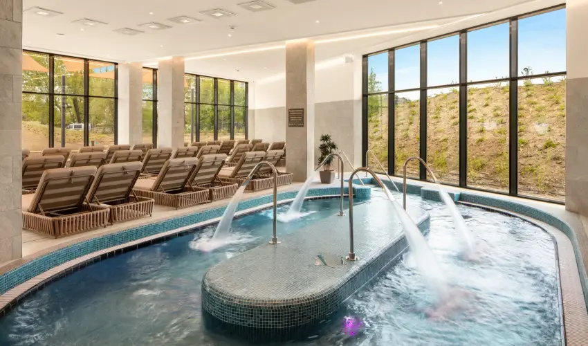 Sirius Hotel Keszthely - M�jus 1. (min. 2 �j)