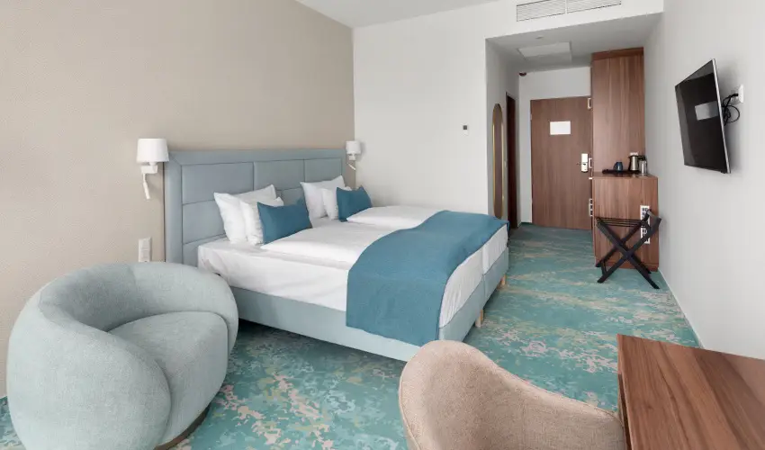 Sirius Hotel Keszthely - M�jus 1. (min. 2 �j)