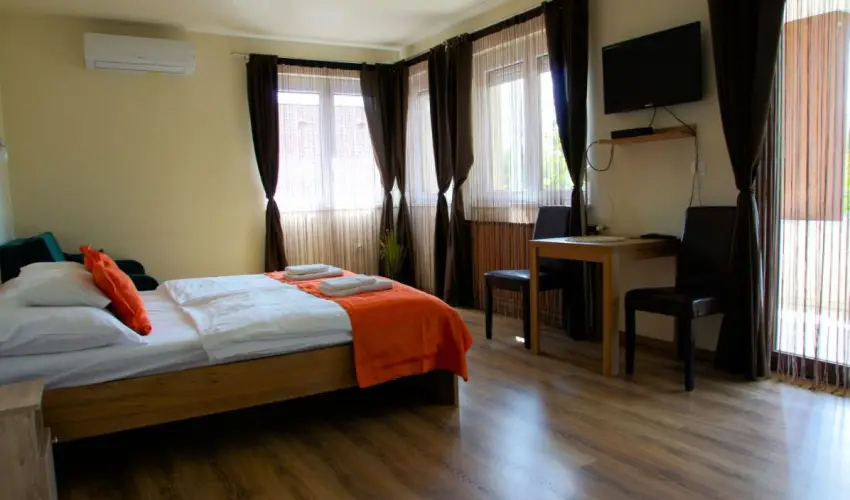 Solaris Garden Rooms Cserkeszl - Mjus 1.