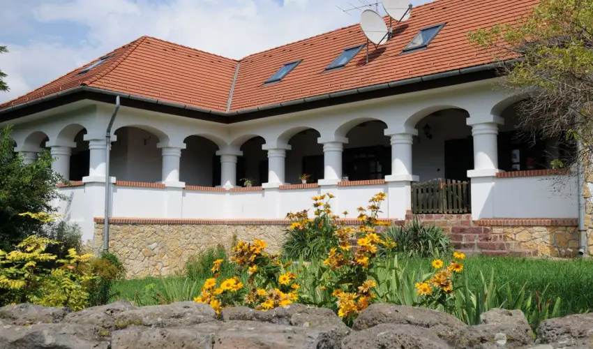 Somogy Kertje dlfalu s tterem Bonnya - Mjus 1. (min. 2 j)