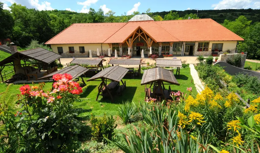 Somogy Kertje dlfalu s tterem Bonnya - Mjus 1. (min. 2 j)