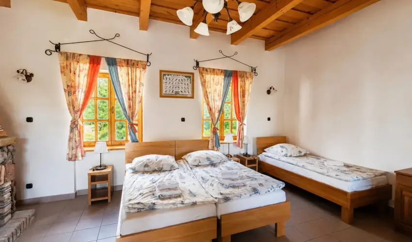 Somogy Kertje �d�l�falu �s Rendezv�nyhelysz�n Bonnya - M�jus 1. (min. 2 �j)