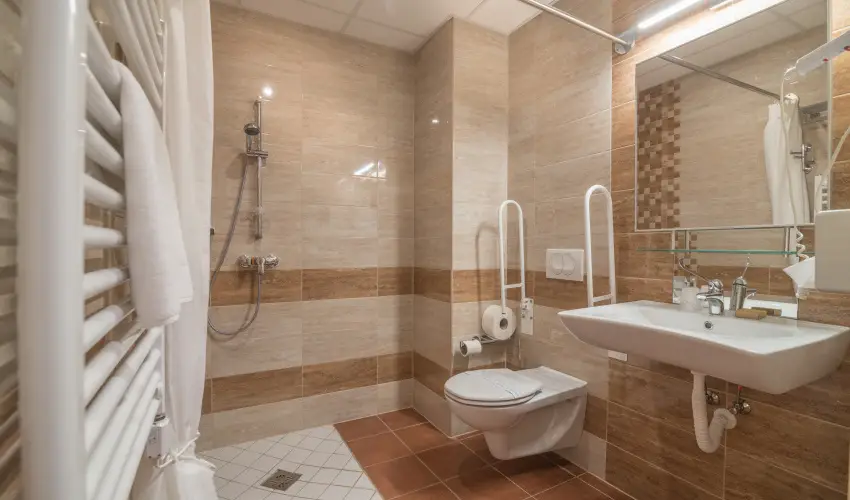 Hotel Spa H�v�z H�v�z - M�jus 1.