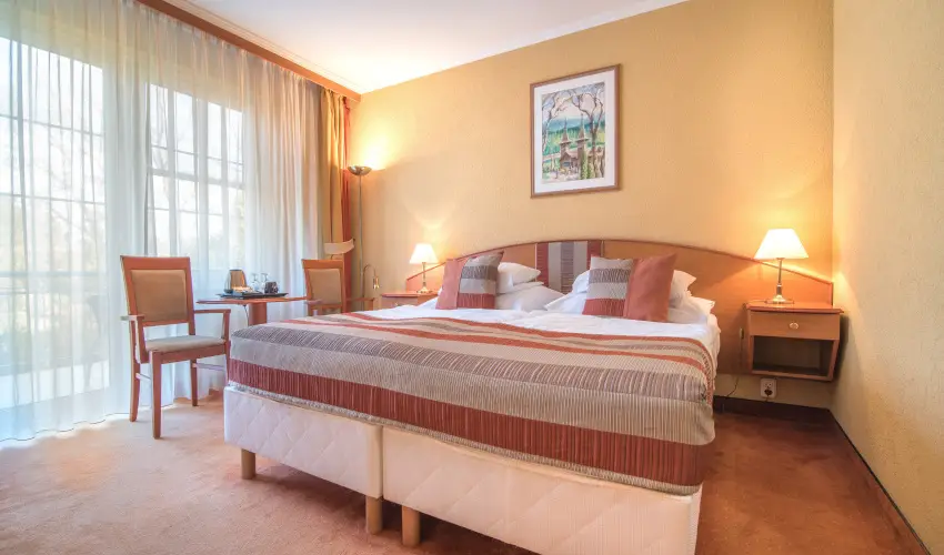 Hotel Spa H�v�z H�v�z - M�jus 1.