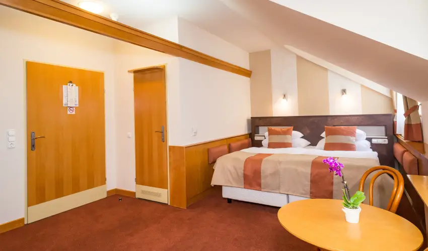 Hotel Spa H�v�z H�v�z - M�jus 1.