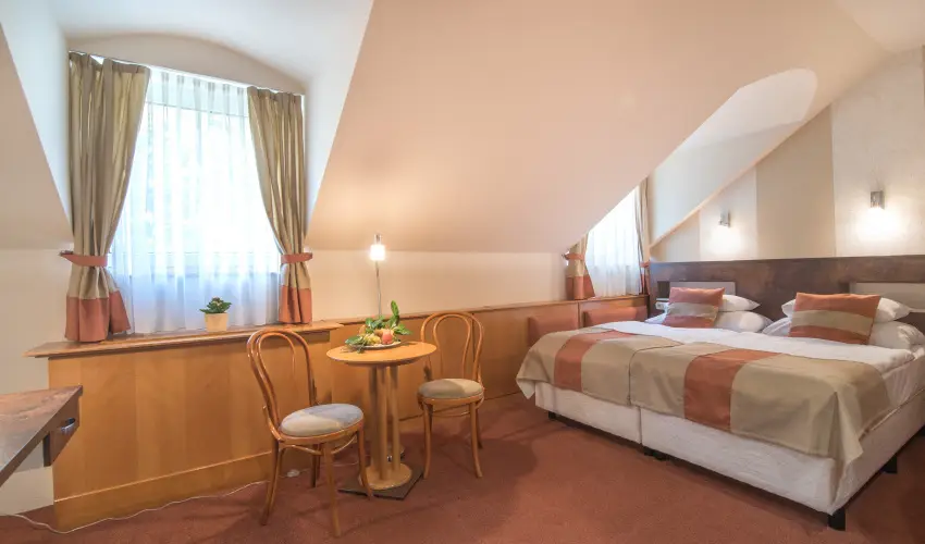 Hotel Spa H�v�z H�v�z - M�jus 1.