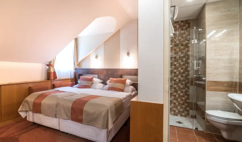 Hotel Spa H�v�z H�v�z - M�jus 1.