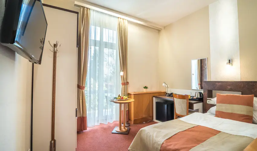 Hotel Spa H�v�z H�v�z - M�jus 1.