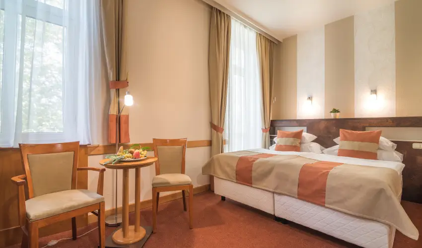 Hotel Spa H�v�z H�v�z - M�jus 1.