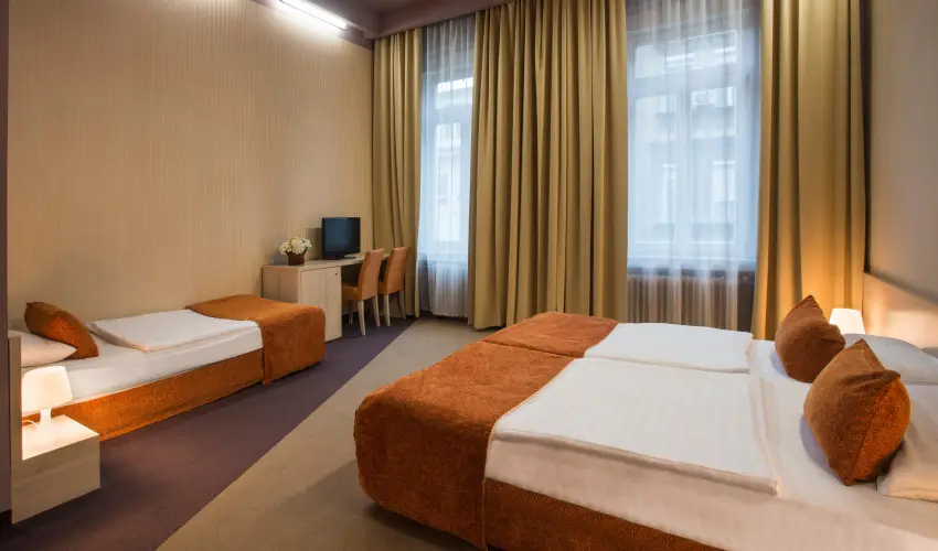 Star City Hotel Budapest - Mjus 1. - teljes elrefizetssel