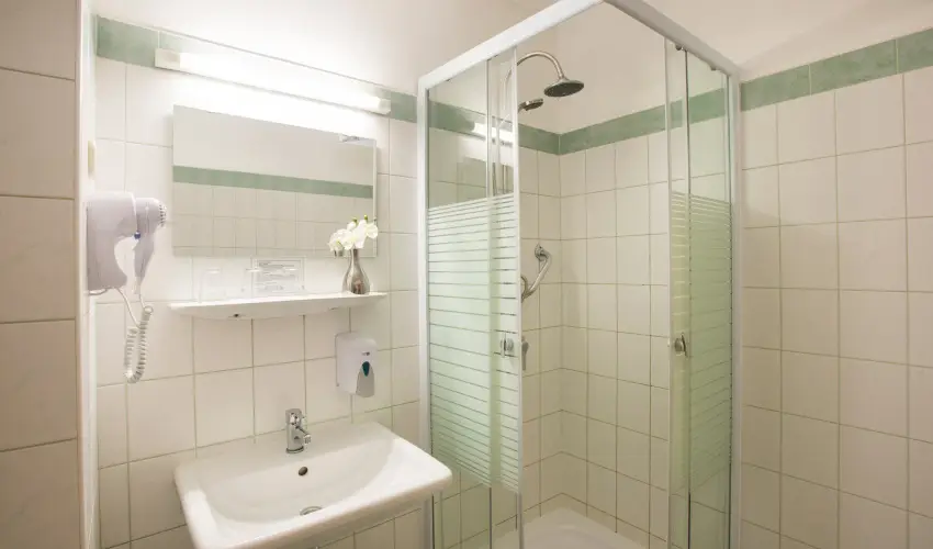 Star City Hotel Budapest - Mjus 1. - teljes elrefizetssel