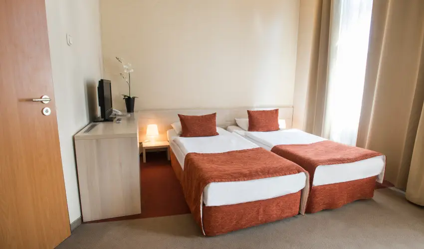 Star City Hotel Budapest - Mjus 1. - teljes elrefizetssel