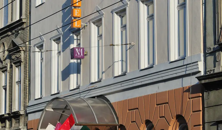 Star City Hotel Budapest - Mjus 1. - teljes elrefizetssel