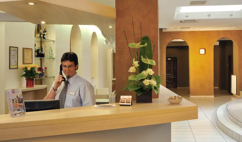 Star City Hotel Budapest - Mjus 1. - teljes elrefizetssel