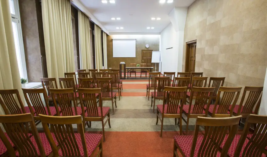 Star City Hotel Budapest - Mjus 1. - teljes elrefizetssel