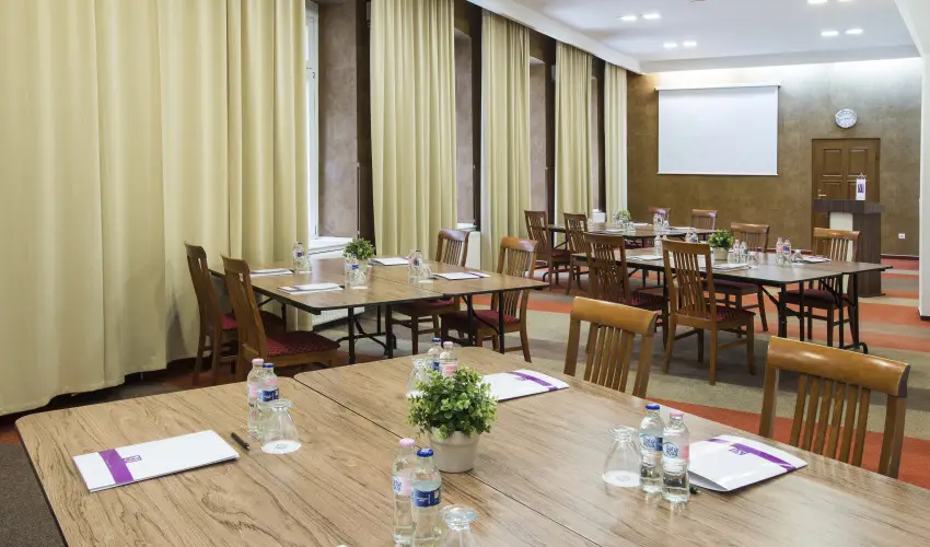 Star City Hotel Budapest - Mjus 1. - teljes elrefizetssel