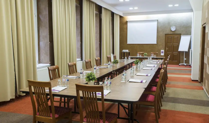 Star City Hotel Budapest - Mjus 1. - teljes elrefizetssel