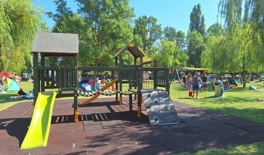 Sunshine Vendghz Balatonfenyves - Mjus 1. (min. 2 j)