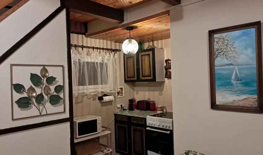 Sunshine Vendghz Balatonfenyves - Mjus 1. (min. 2 j)