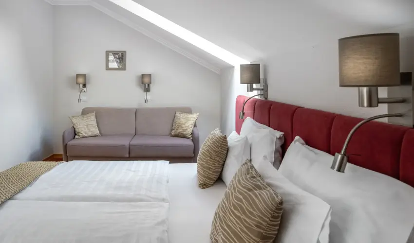 Szalajka Liget Hotel �s Apartmanh�zak Szilv�sv�rad - M�jus 1.