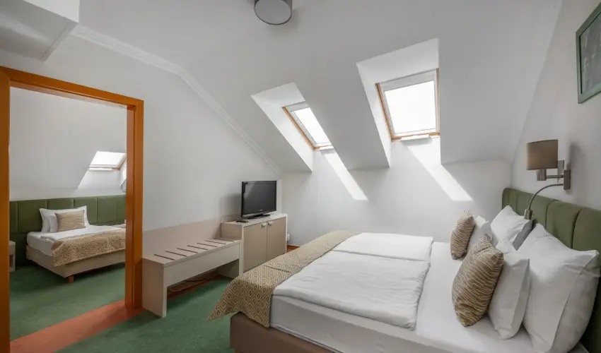 Szalajka Liget Hotel �s Apartmanh�zak Szilv�sv�rad - M�jus 1.