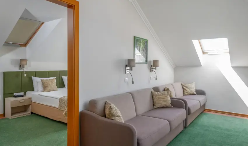 Szalajka Liget Hotel �s Apartmanh�zak Szilv�sv�rad - M�jus 1.