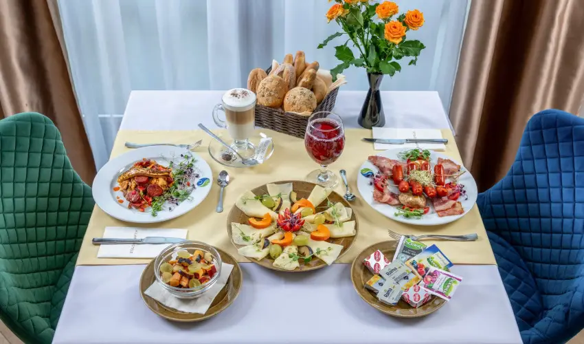 Szalajka Liget Hotel �s Apartmanh�zak Szilv�sv�rad - M�jus 1.