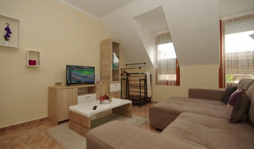 Szamcs Apartman Gyula - Mjus 1. (min. 2 j)