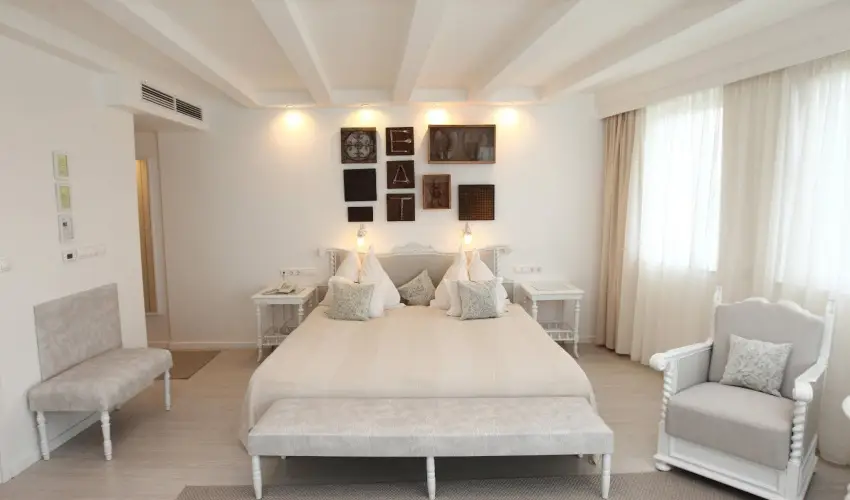 Sz�rcsa Hotel Sz�kesfeh�rv�r - M�jus 1. (min. 2 �j)