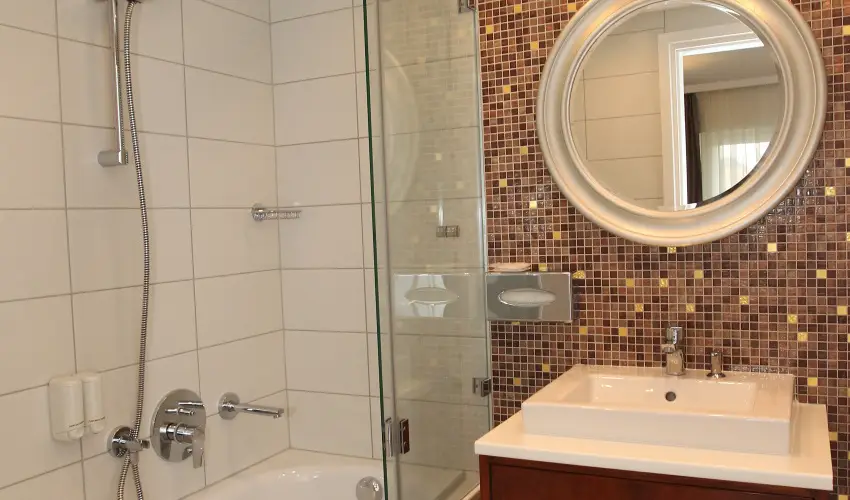 Sz�rcsa Hotel Sz�kesfeh�rv�r - M�jus 1. (min. 2 �j)