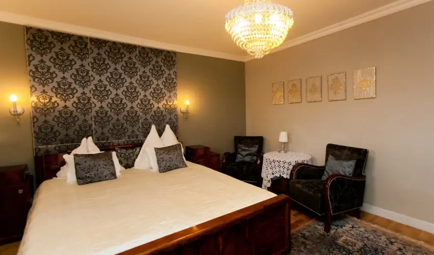 Sz�rcsa Hotel Sz�kesfeh�rv�r - M�jus 1. (min. 2 �j)