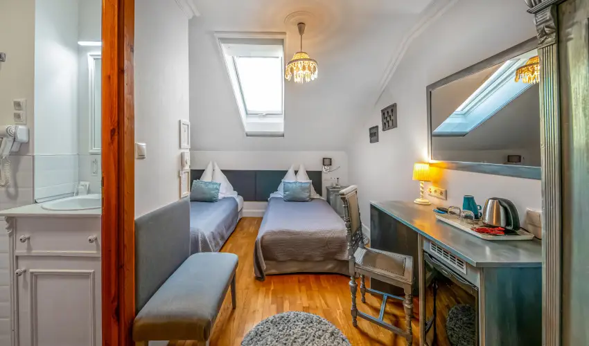 Sz�rcsa Hotel Sz�kesfeh�rv�r - M�jus 1. (min. 2 �j)