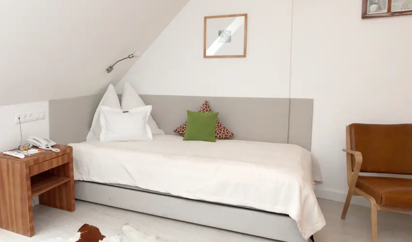 Sz�rcsa Hotel Sz�kesfeh�rv�r - M�jus 1. (min. 2 �j)