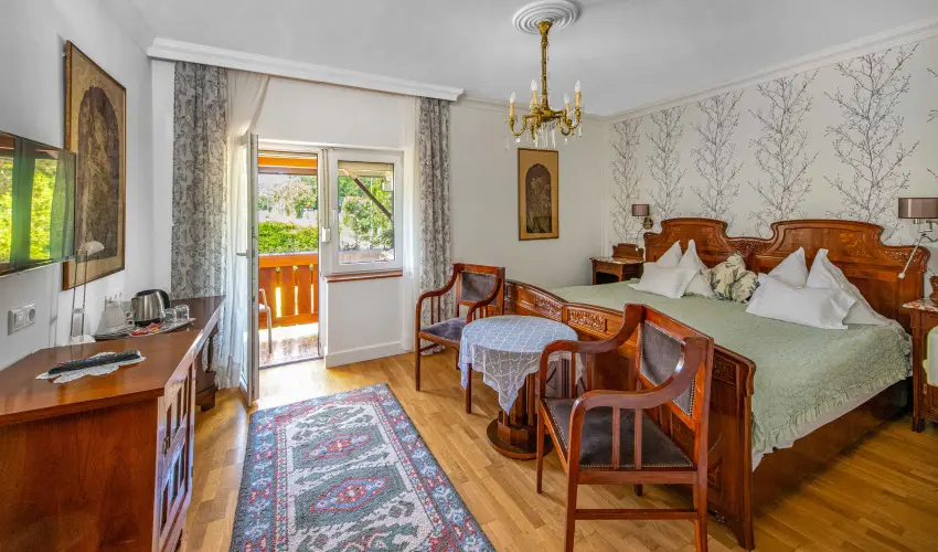 Sz�rcsa Hotel Sz�kesfeh�rv�r - M�jus 1. (min. 2 �j)