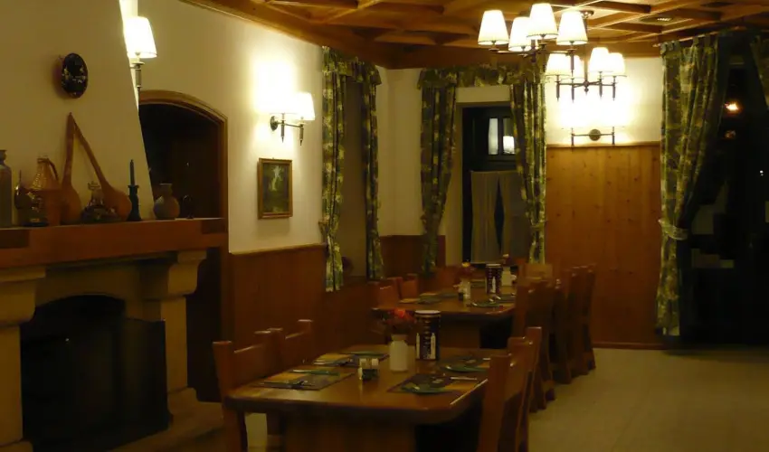 Szent Hubertus Panzi� Par�dsasv�r - M�jus 1. (min. 2 �j)