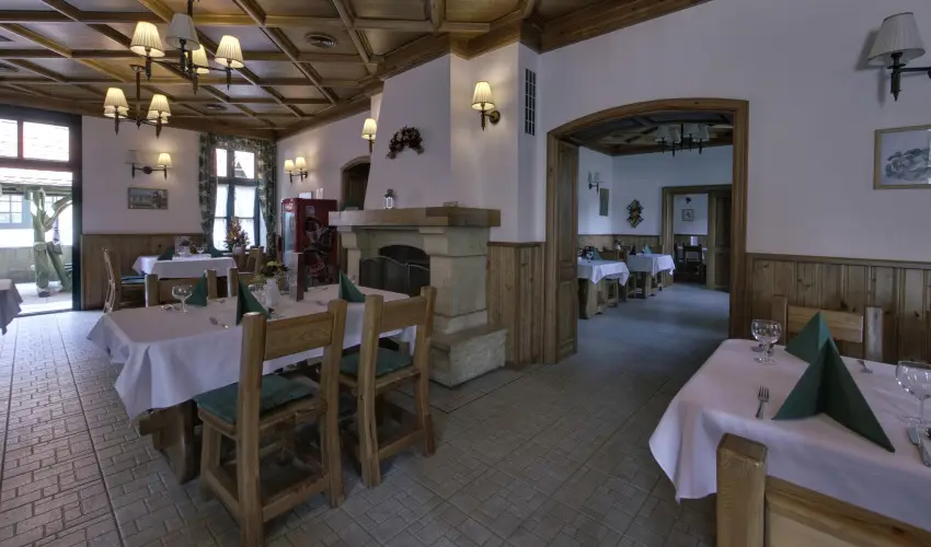 Szent Hubertus Panzi� Par�dsasv�r - M�jus 1. (min. 2 �j)