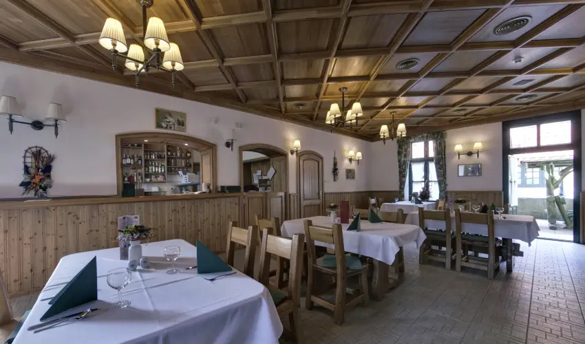 Szent Hubertus Panzi� Par�dsasv�r - M�jus 1. (min. 2 �j)