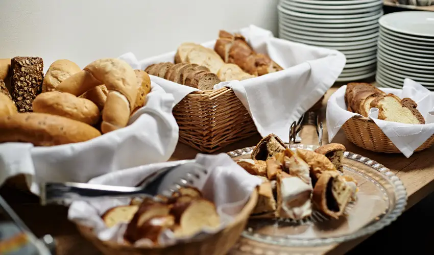 Hotel Adalbert - Szent Gyrgy Hz Esztergom - Mjus 1. (min. 3 j)