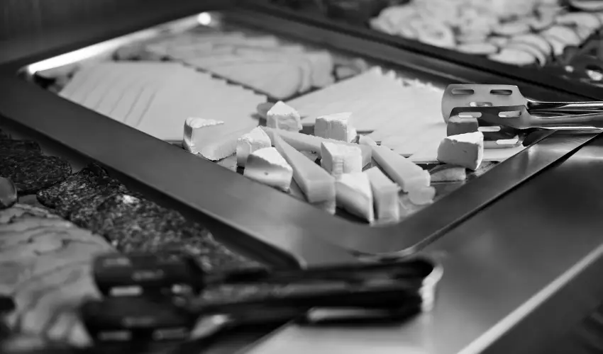 Hotel Adalbert - Boldog Meszl�nyi Zolt�n H�z  Esztergom - M�jus 1. (min. 3 �j)