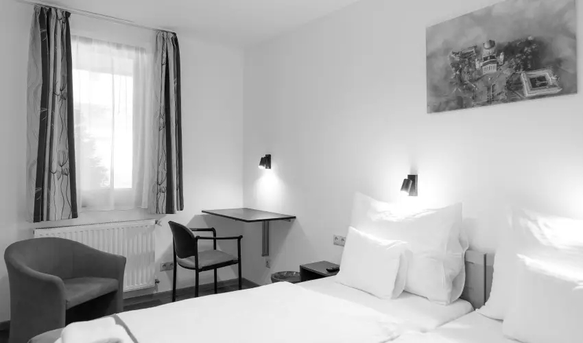 Hotel Adalbert - Boldog Meszl�nyi Zolt�n H�z  Esztergom - M�jus 1. (min. 3 �j)