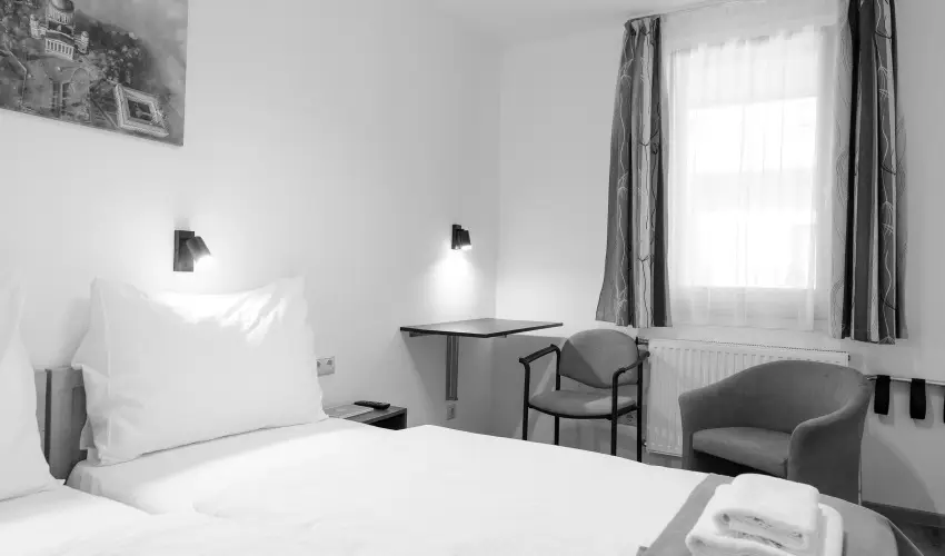 Hotel Adalbert - Boldog Meszl�nyi Zolt�n H�z  Esztergom - M�jus 1. (min. 3 �j)