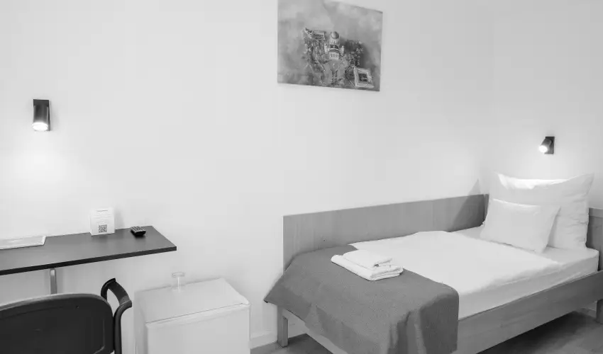 Hotel Adalbert - Boldog Meszl�nyi Zolt�n H�z  Esztergom - M�jus 1. (min. 3 �j)