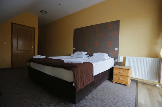 Szent Istv�n Hotel - M�jus 1. (min. 2 �j)