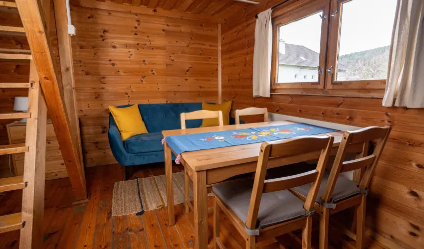 Szilv�sv�rad Camping & Apartman Szilv�sv�rad - M�jus 1.