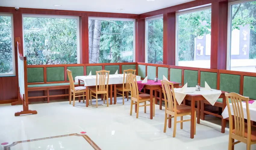 Wellness Hotel Szindbd  Balatonszemes - Mjus 1.