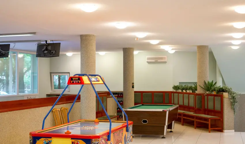 Wellness Hotel Szindbd  Balatonszemes - Mjus 1.