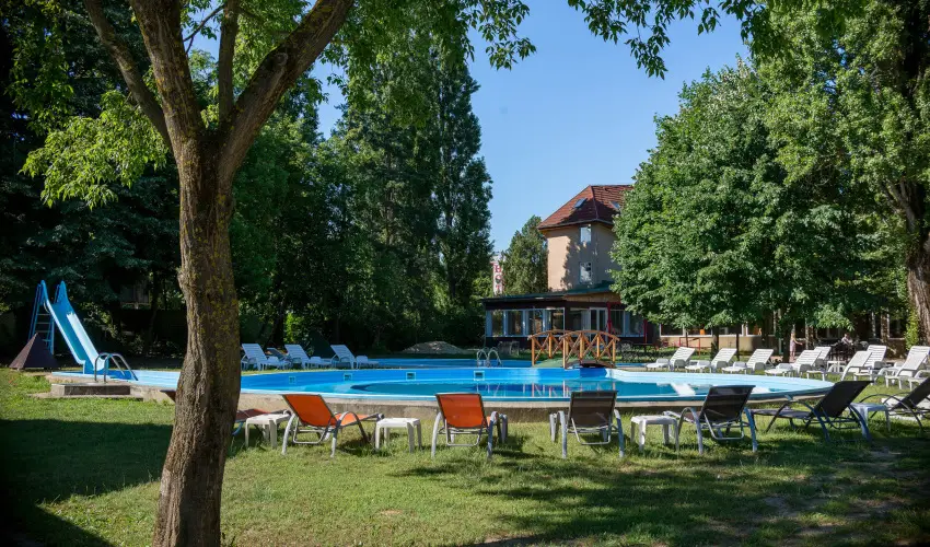 Wellness Hotel Szindbd  Balatonszemes - Mjus 1.