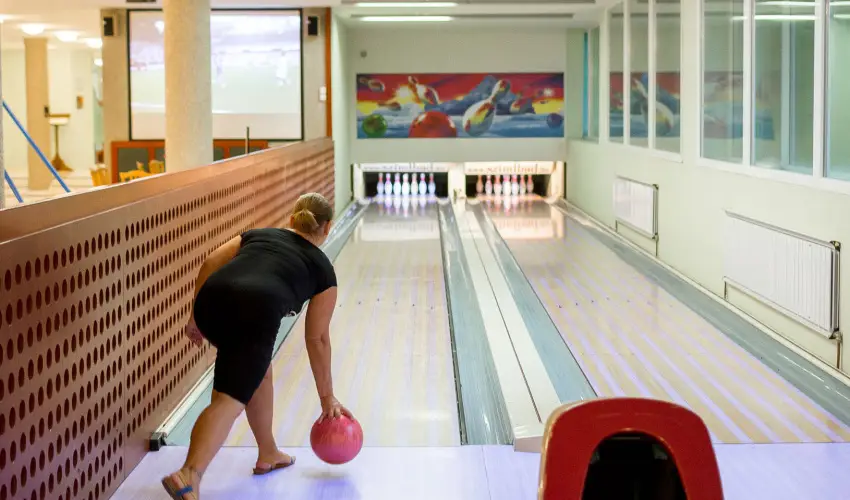 Wellness Hotel Szindbd  Balatonszemes - Mjus 1.