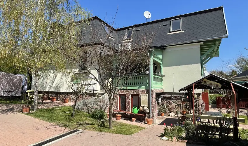 Tamás Apartman Balatonföldvár - Május 1. (min. 7 éj)