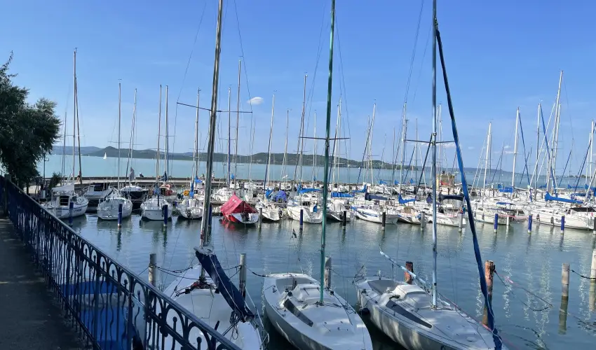 Tamás Apartman Balatonföldvár - Május 1. (min. 7 éj)
